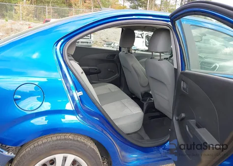 2020 Chevrolet Sonic Fwd Ls z USA, uszkodzony, nr VIN 1G1JB5SB7L4100239